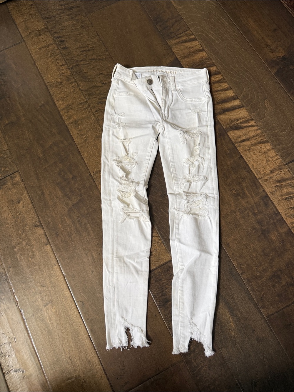 American eagle white ripped skinny jeans
